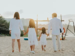 am kết và nỗ lực trong tình yêu là yếu tố then chốt để xây dựng gia đình hạnh phúc.